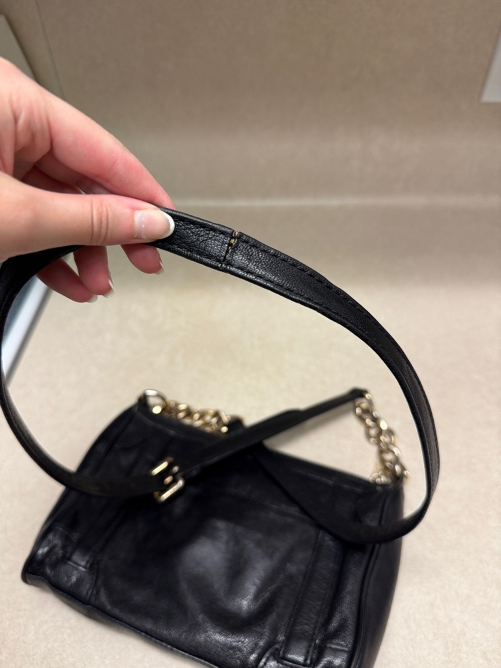 MICHAEL Michael Kors Black Leather Shoulder Bag with Gold Hardware - Picture 8 of 11